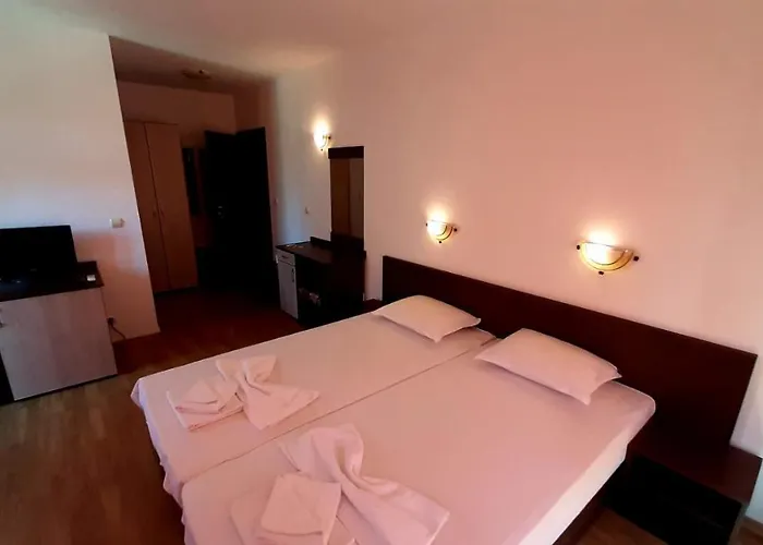 Adri 2* Νεσέμπαρ